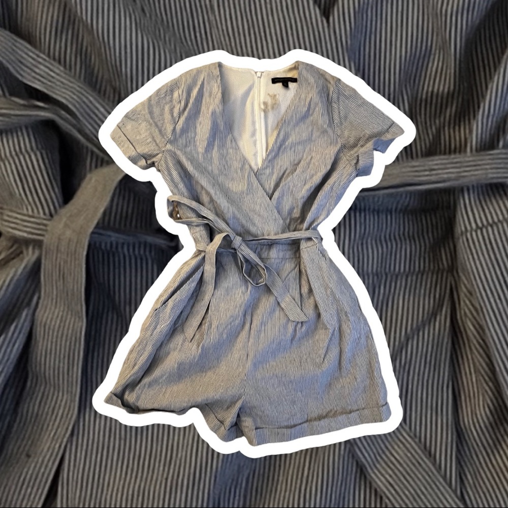 Banana Republic Womens Linen Romper with zipper and waist tie